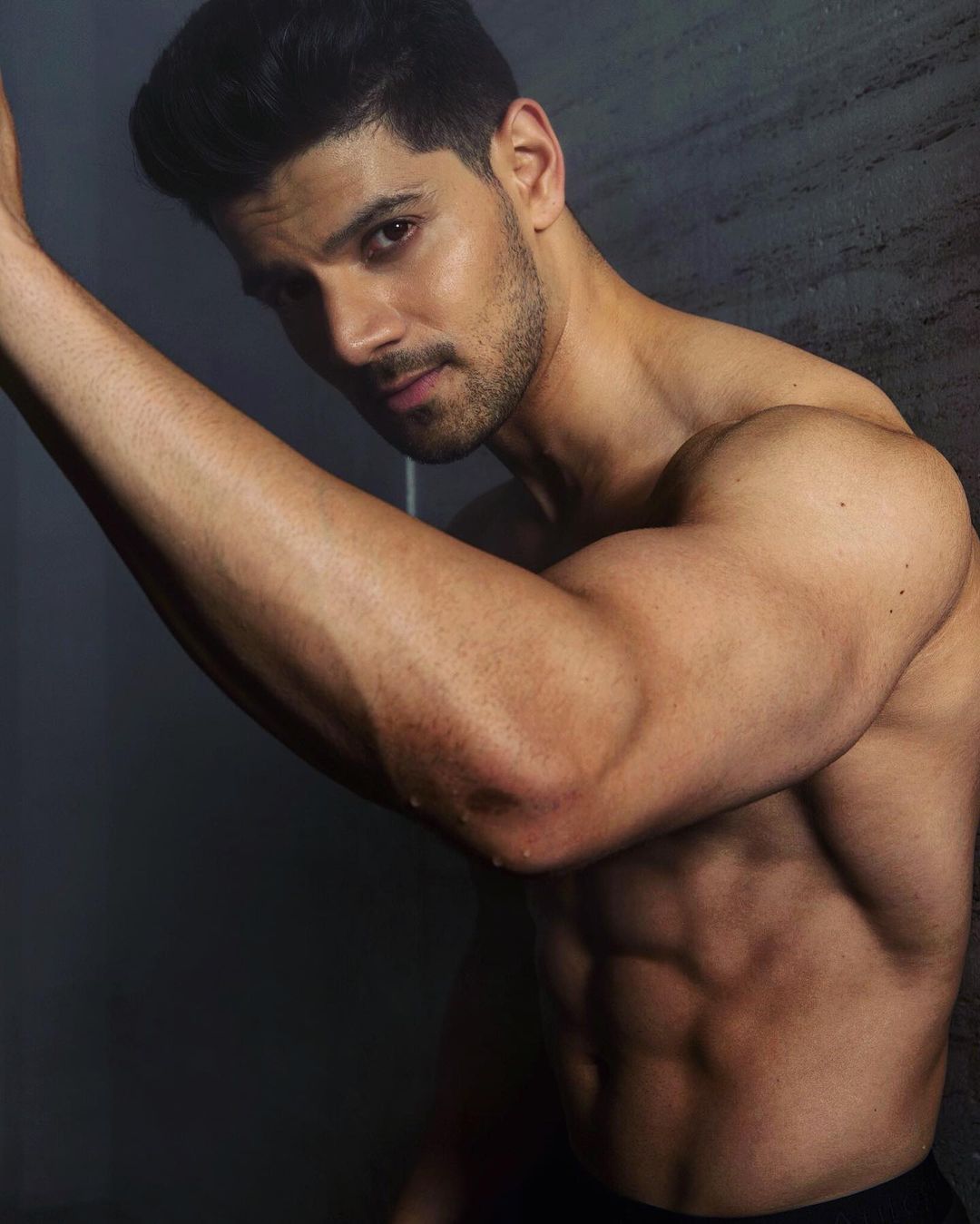 Sooraj Pancholi Height Weight Age Affairs 4