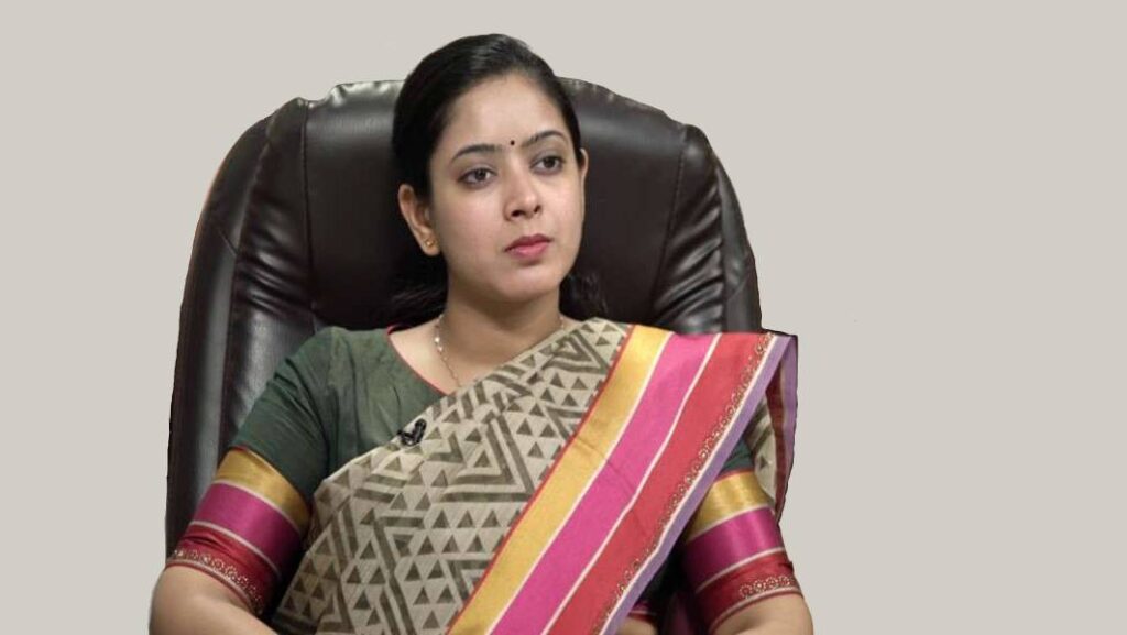 dr. tanu jain image in saree