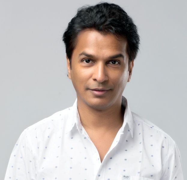 Vikram Phadnis Age, Wife, Family, Biography & More » StarsUnfolded