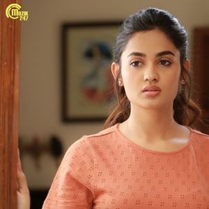 Neethanada Lyrics - Enna Solla Pogirai